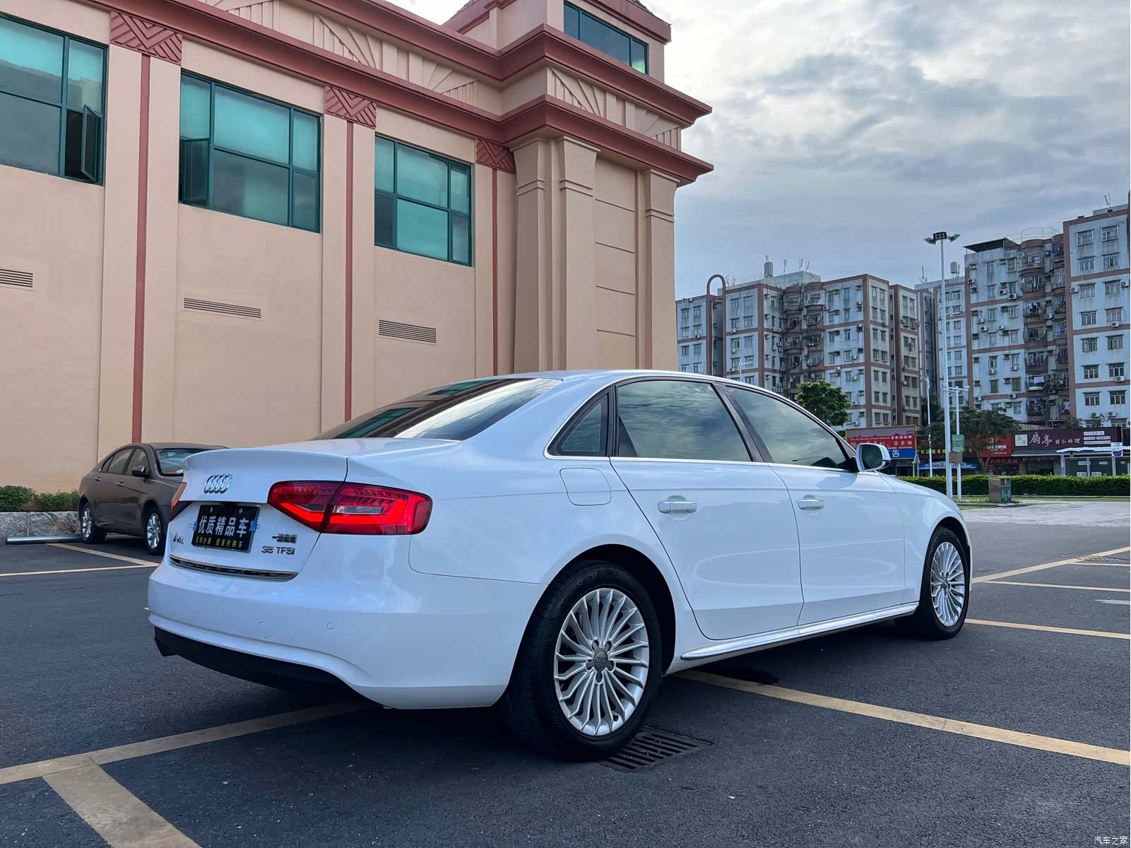 Audi A4L, 2016 4