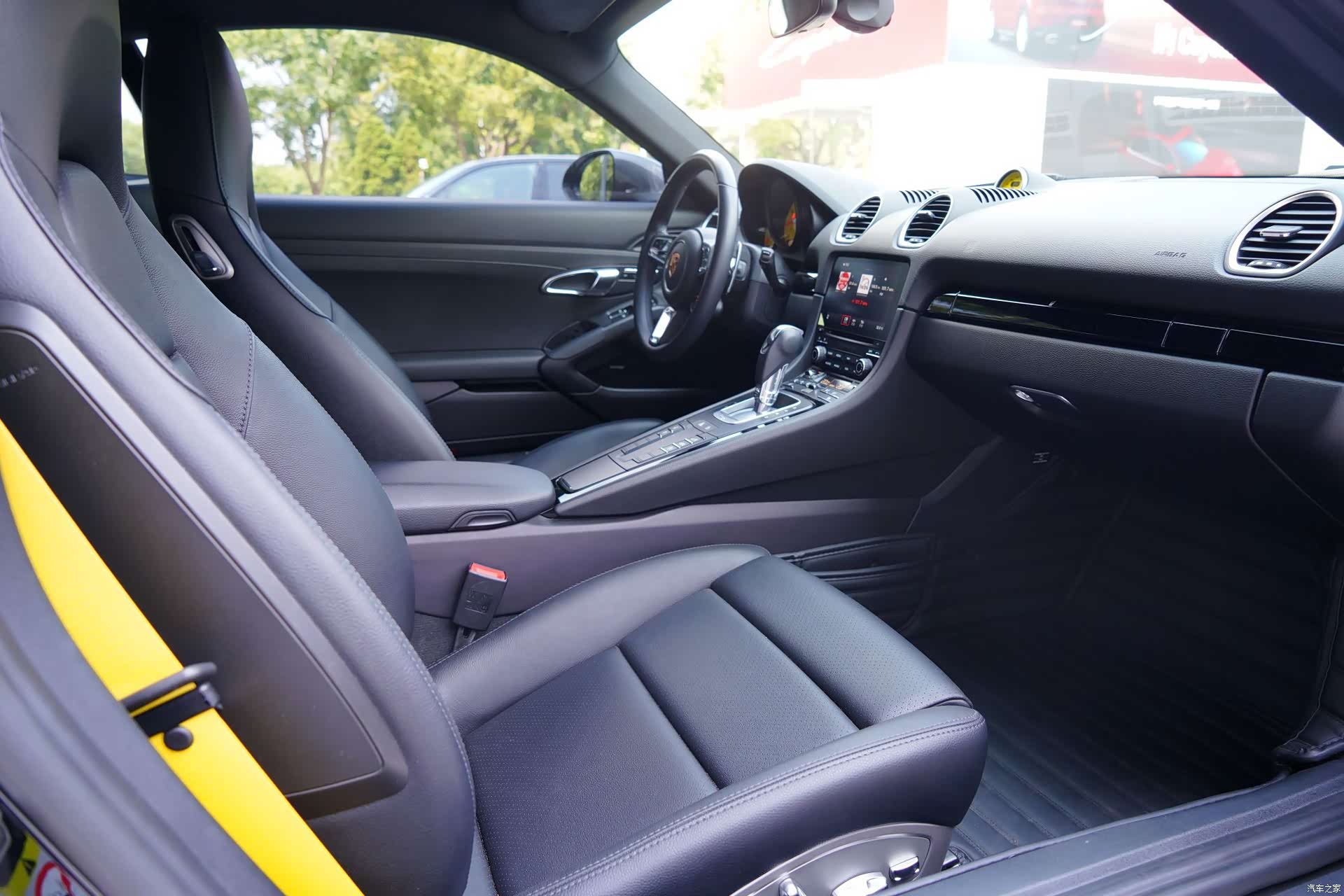 Porsche Cayman, 2022 7