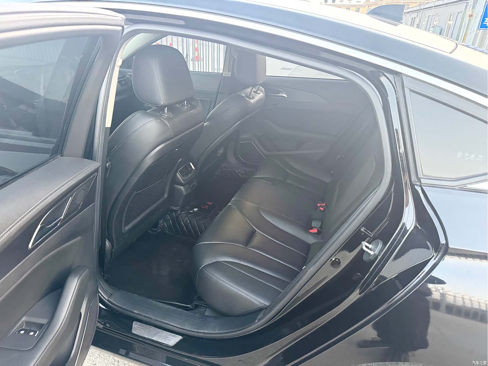 Hongqi H5, 2021 6