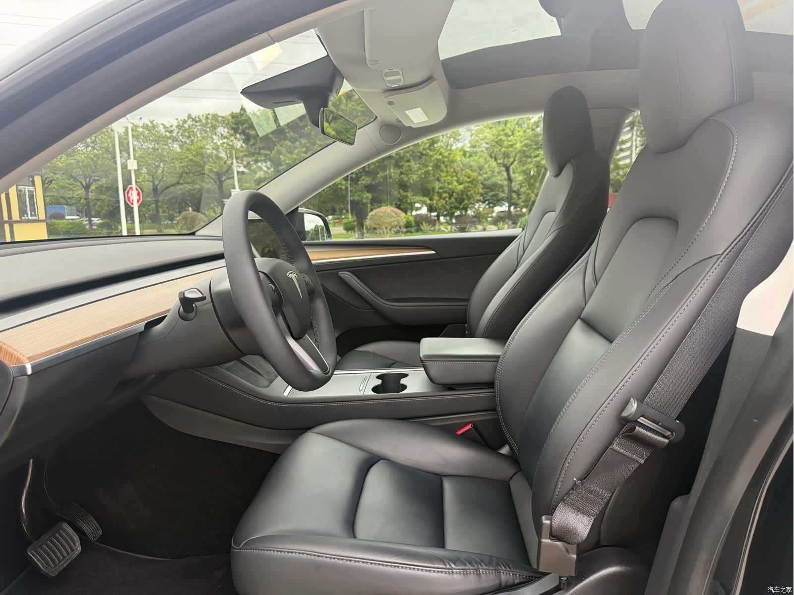 Tesla Model Y, 2022 4