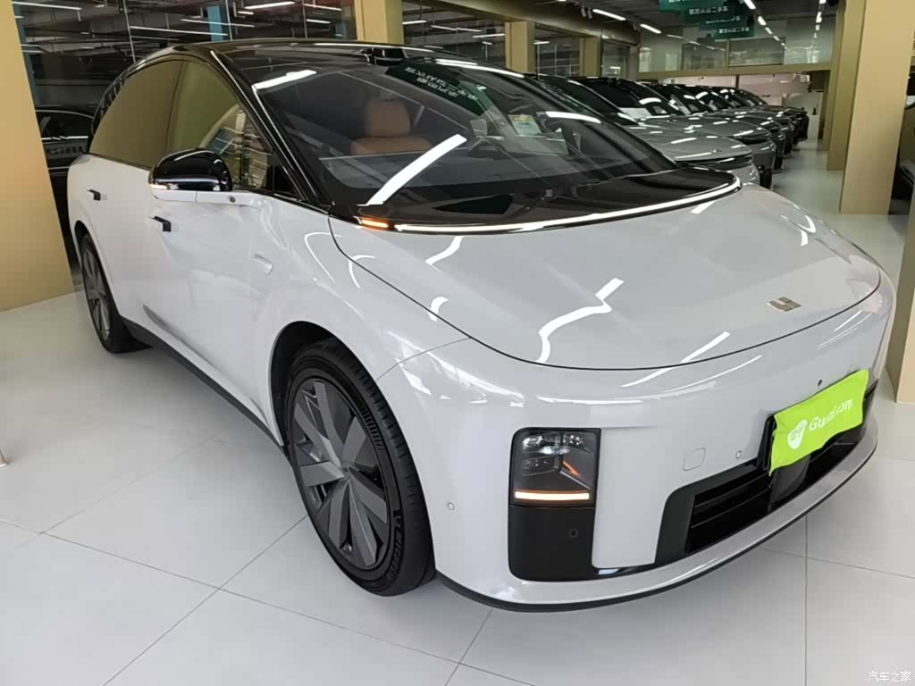 Li Auto i8, 2025 4