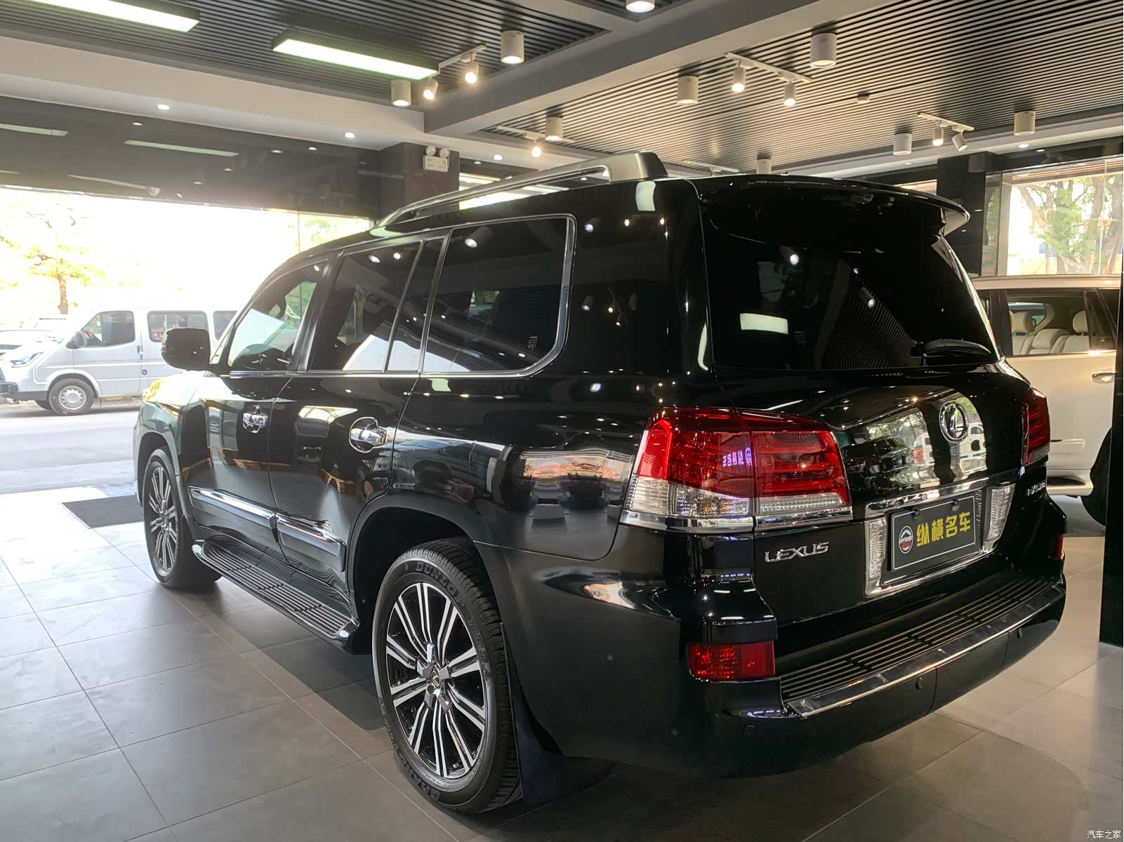 Lexus LX, 2013 4