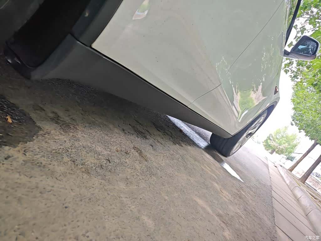Tesla Model Y, 2023 21