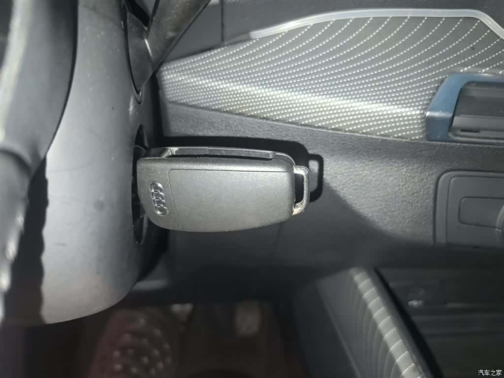 Audi Q2L, 2019 9