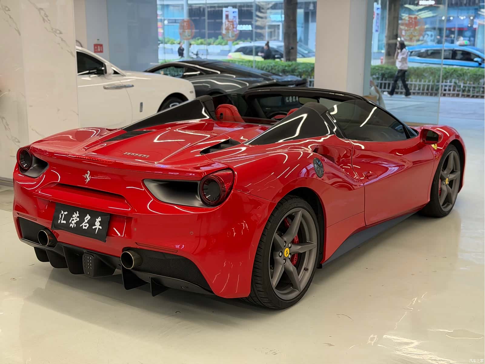 Ferrari 488, 2017 13