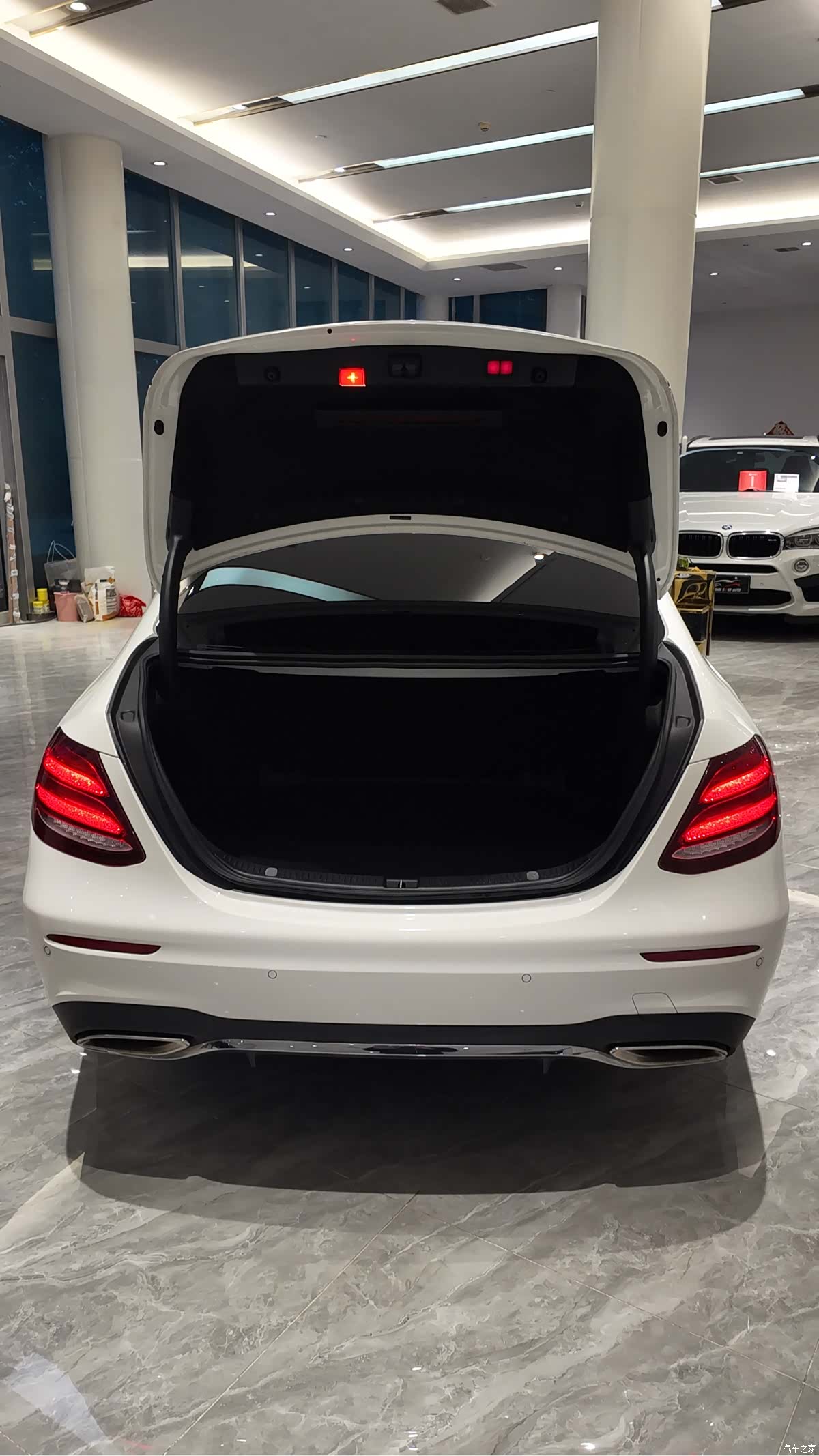 Mercedes-Benz E-Class, 2019 11