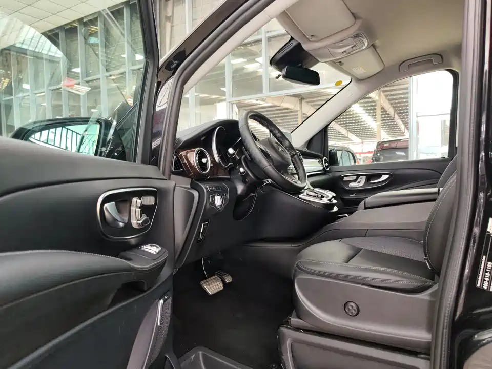 Mercedes-Benz V-class