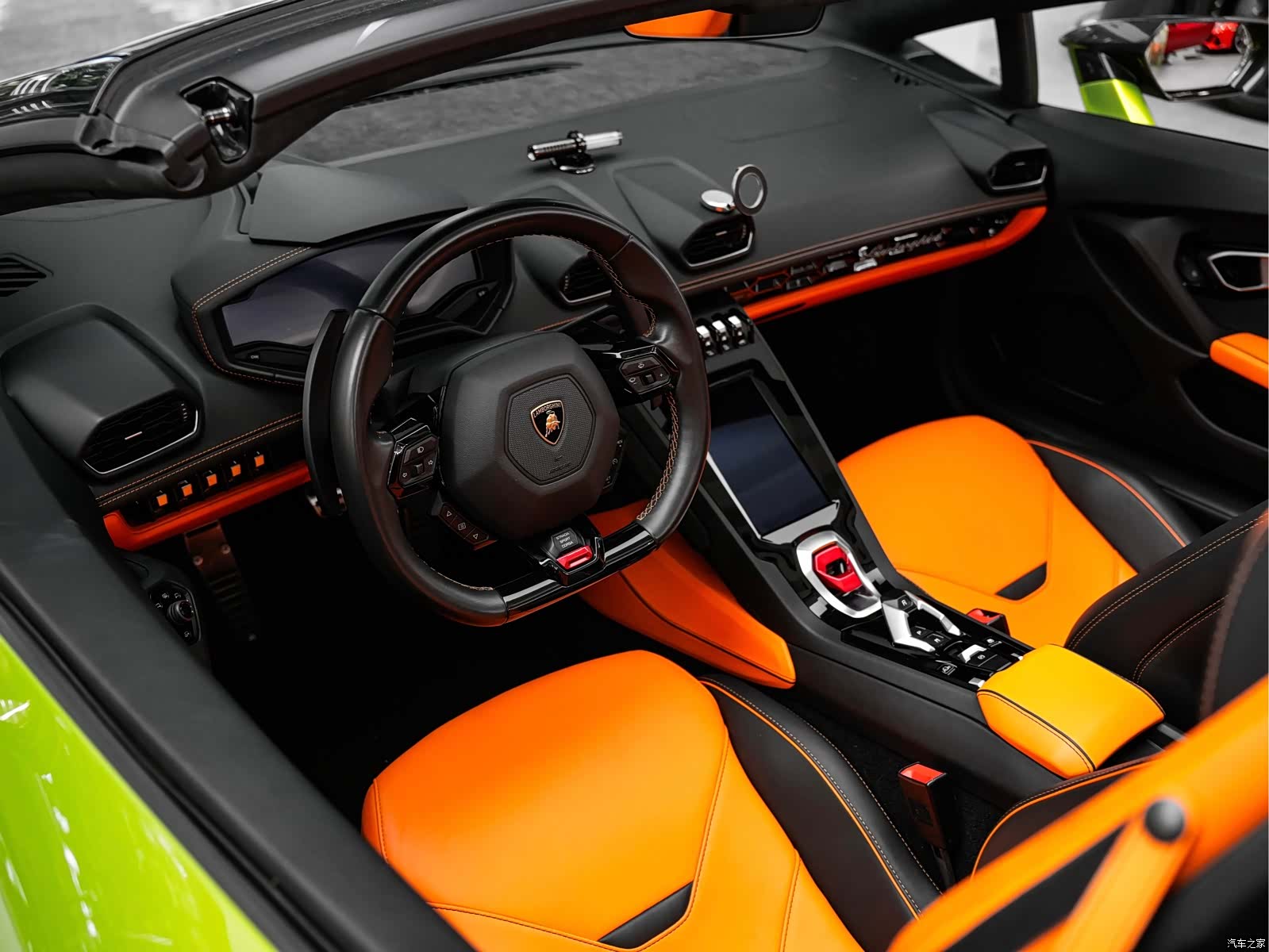 Lamborghini Huracán, 2022 3