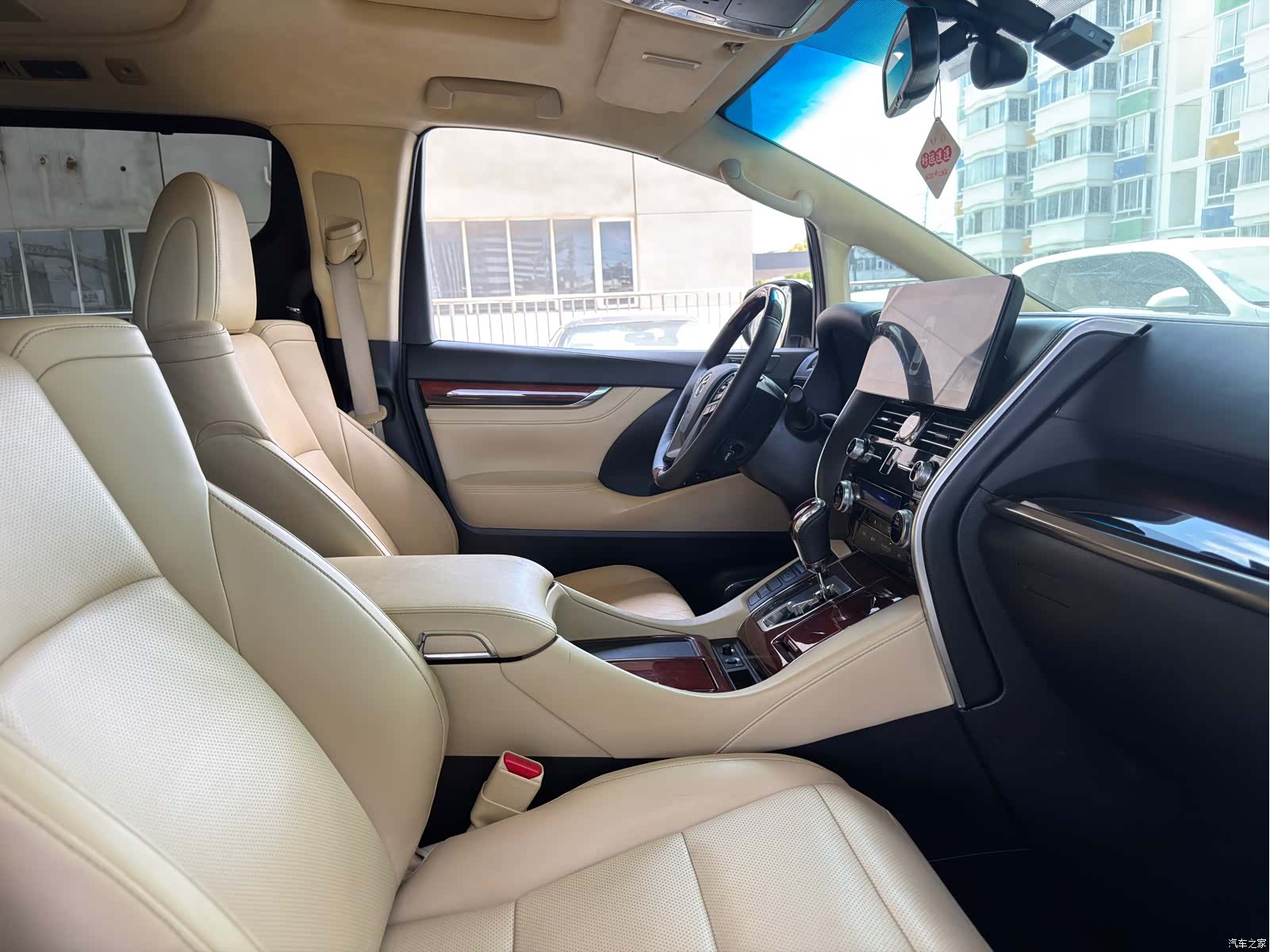 Toyota Alphard, 2017 11