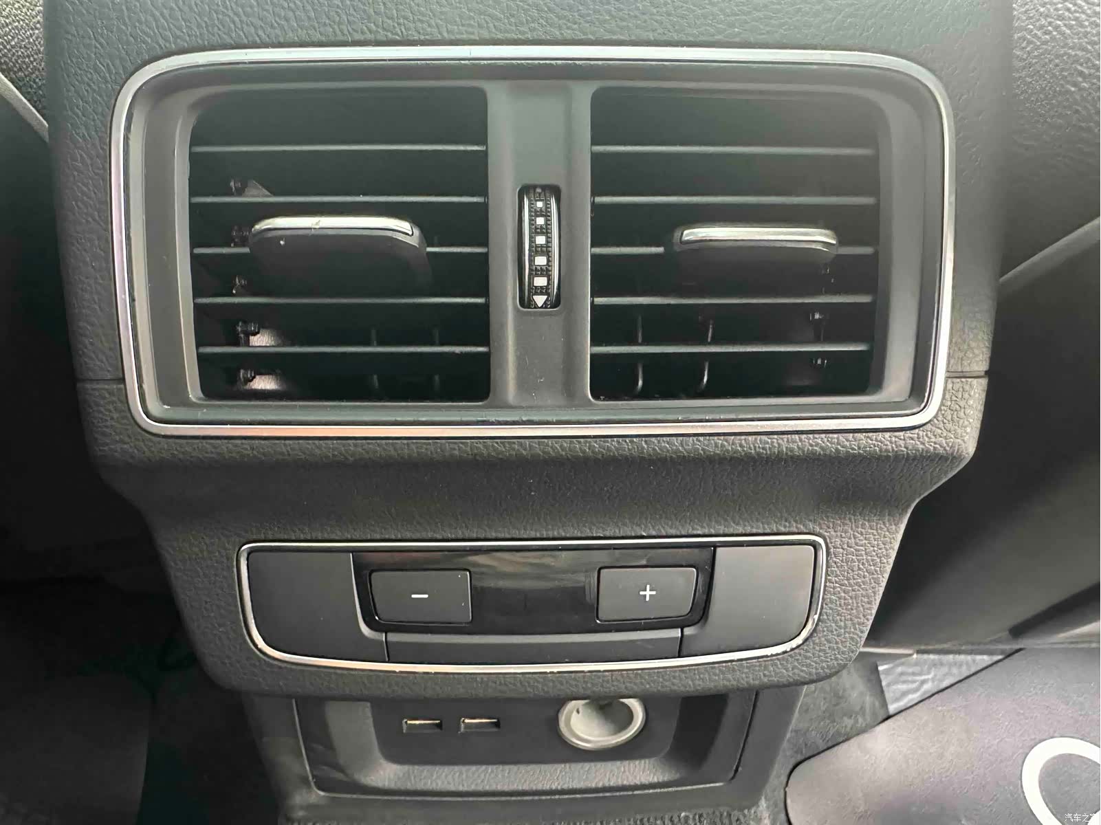 Audi Q5L, 2018 13