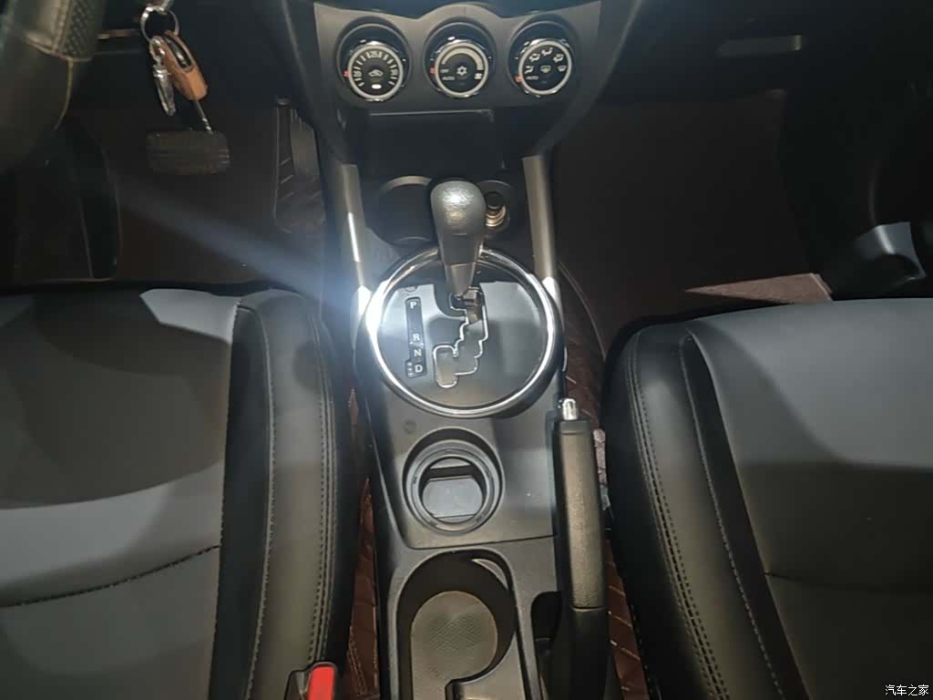 Mitsubishi ASX, 2015 10