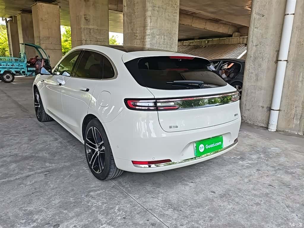 AITO M5, 2025 все фото