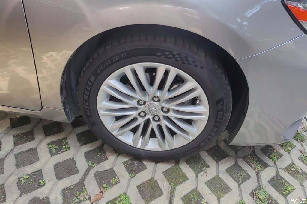 Lexus ES, 2017 6