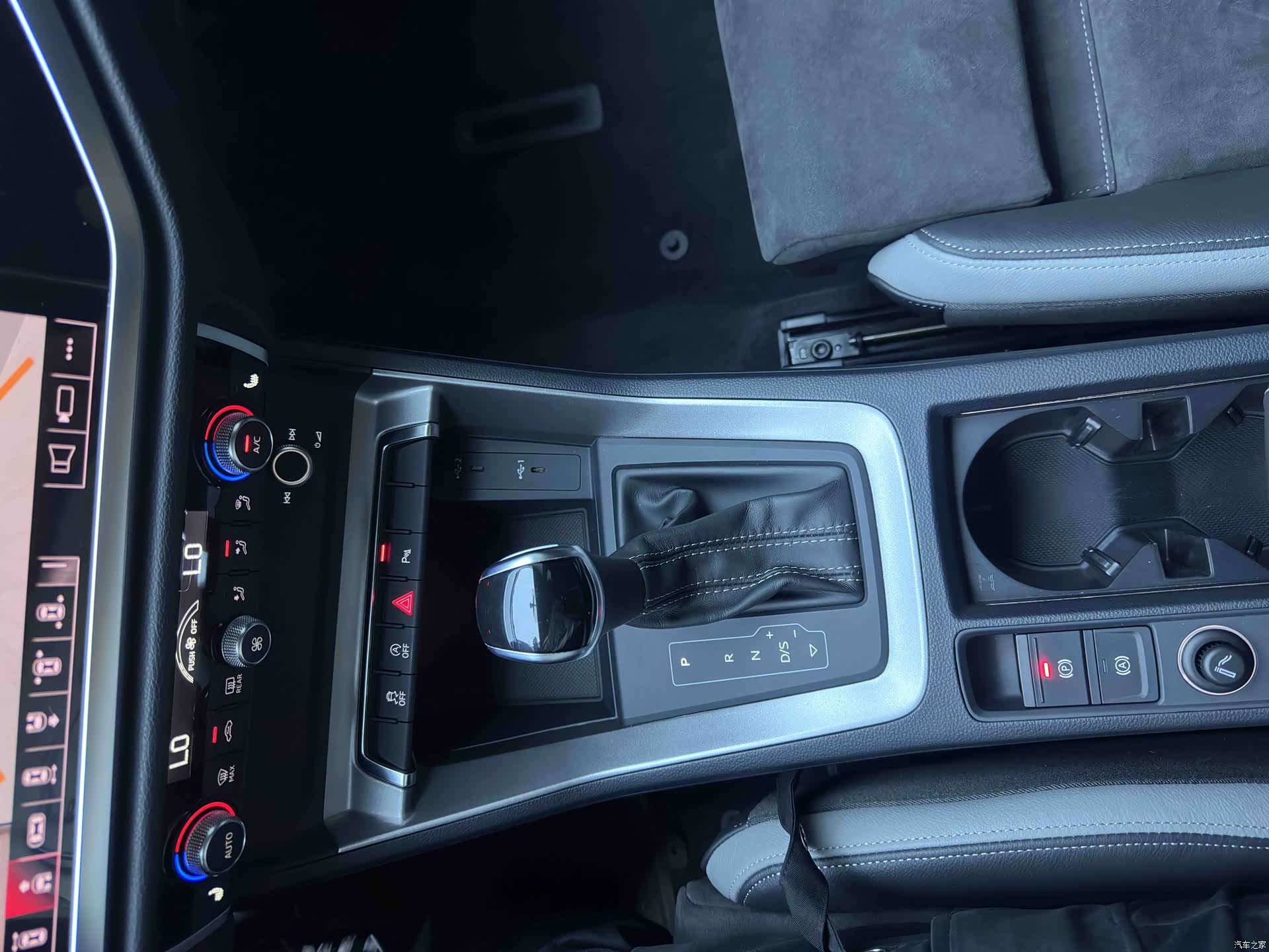 Audi Q3, 2022 12