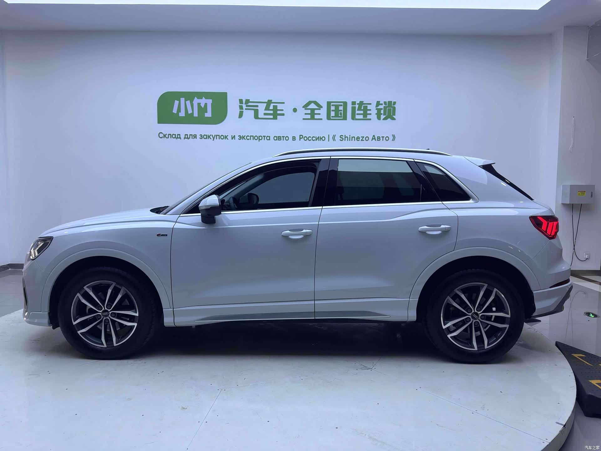 Audi Q3, 2022 все фото
