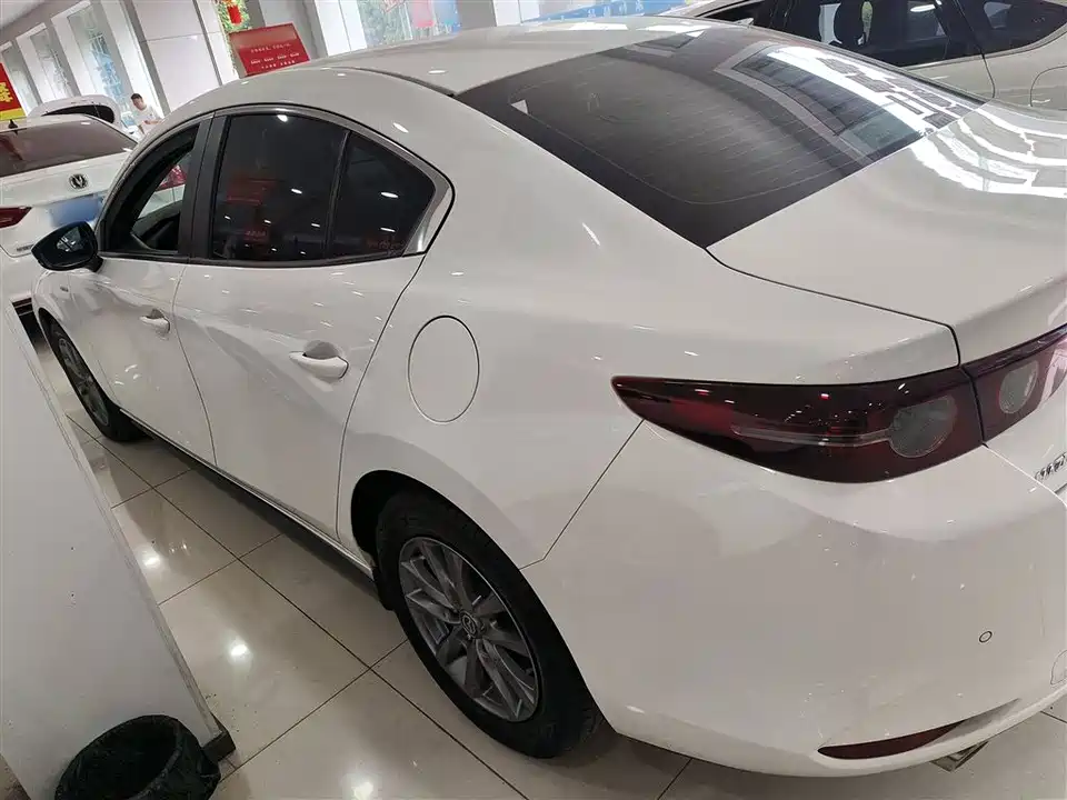 Mazda 3 Angkesaila
