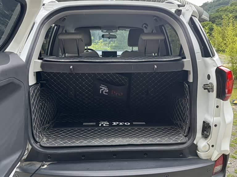 BYD Yuan Pro BYD Yuan Pro