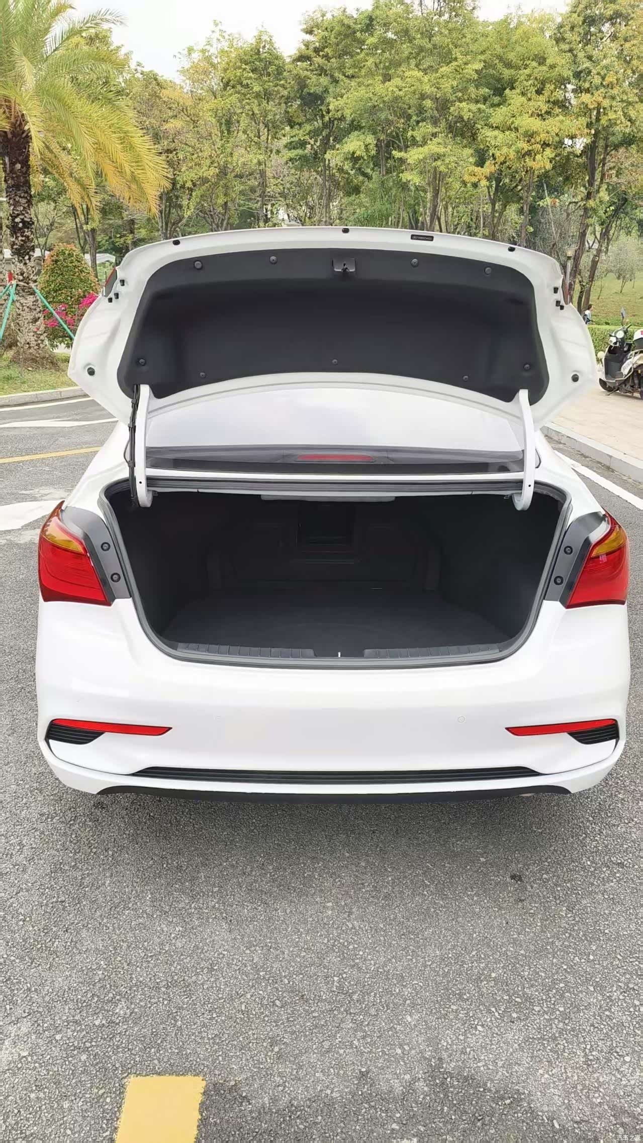 Hyundai GLS, 2017 11