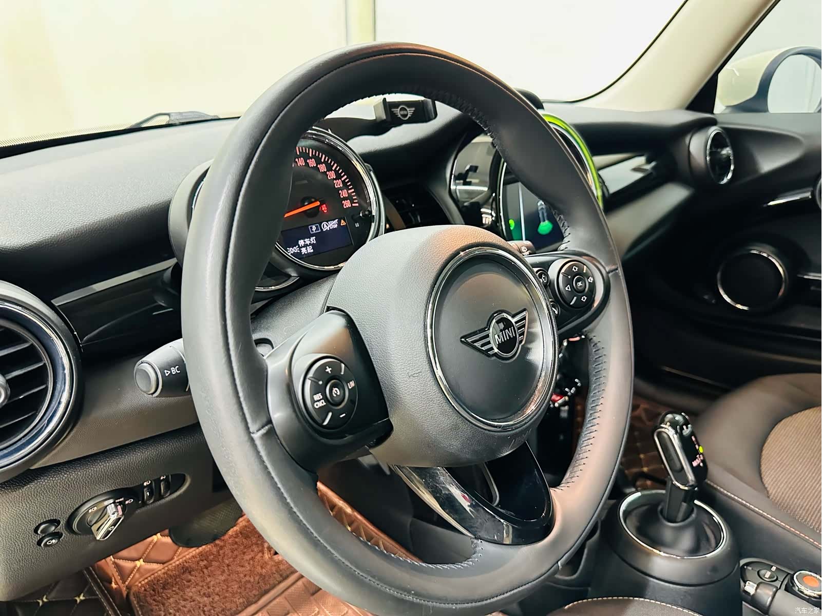 Mini ONE, 2020 16
