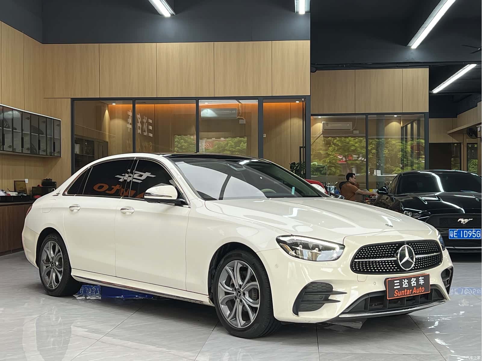 Mercedes-Benz E-Class, 2021 3