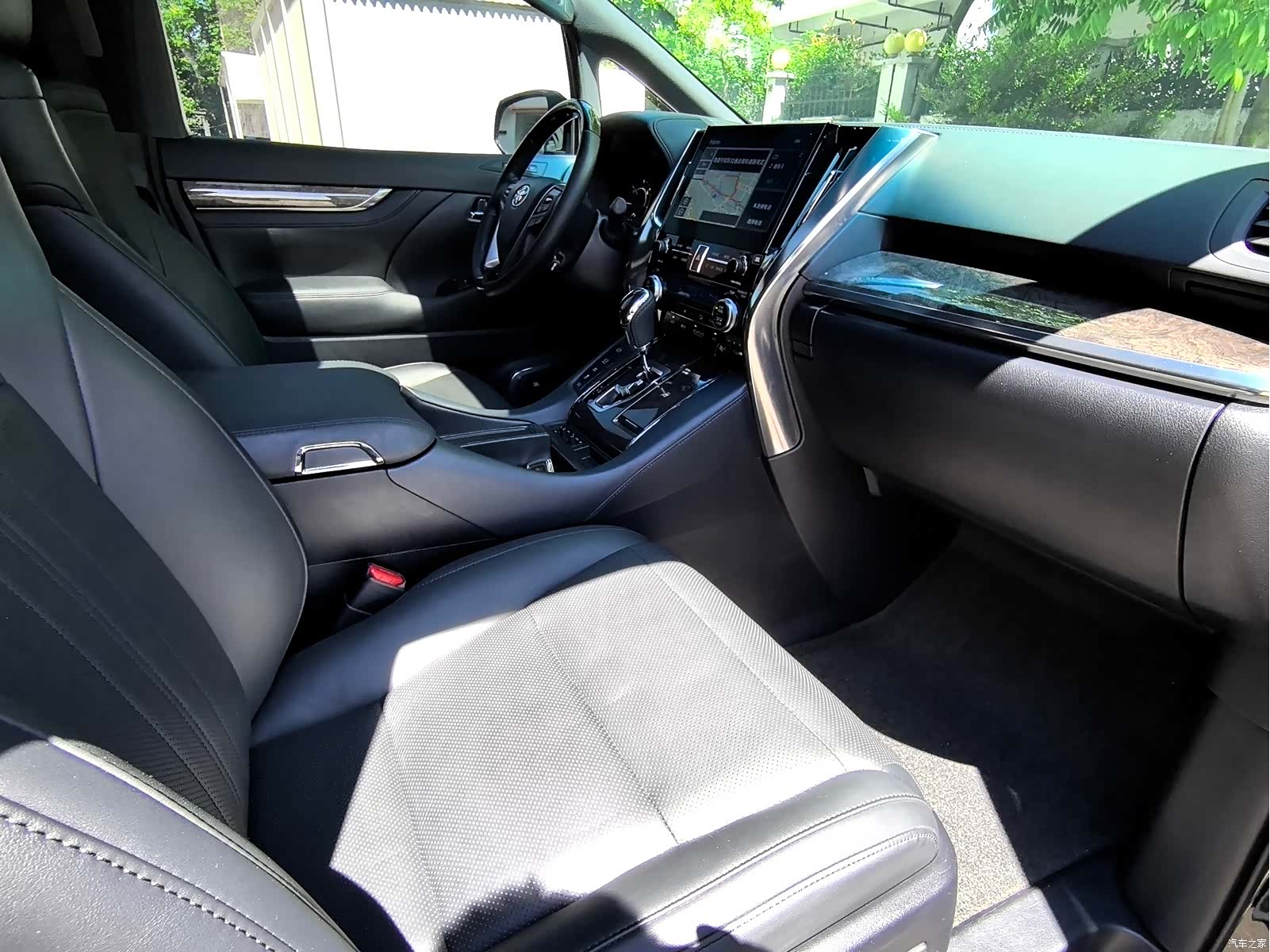 Toyota Alphard, 2021 23