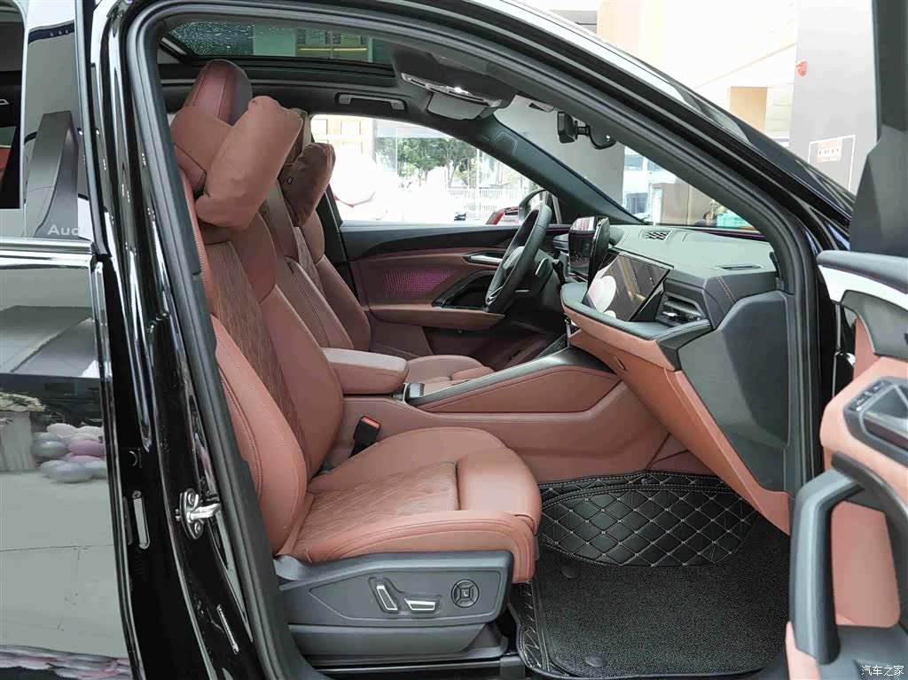 Audi Q5L, 2026 12