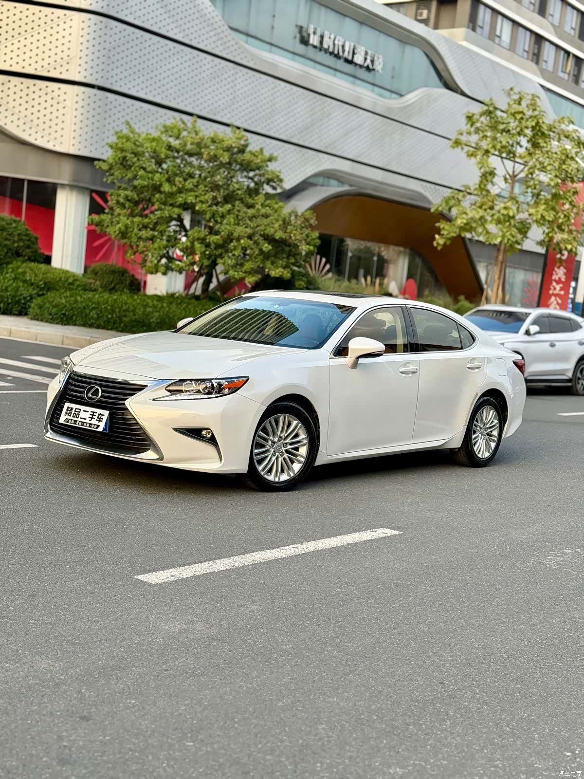 Lexus ES, 2016 1