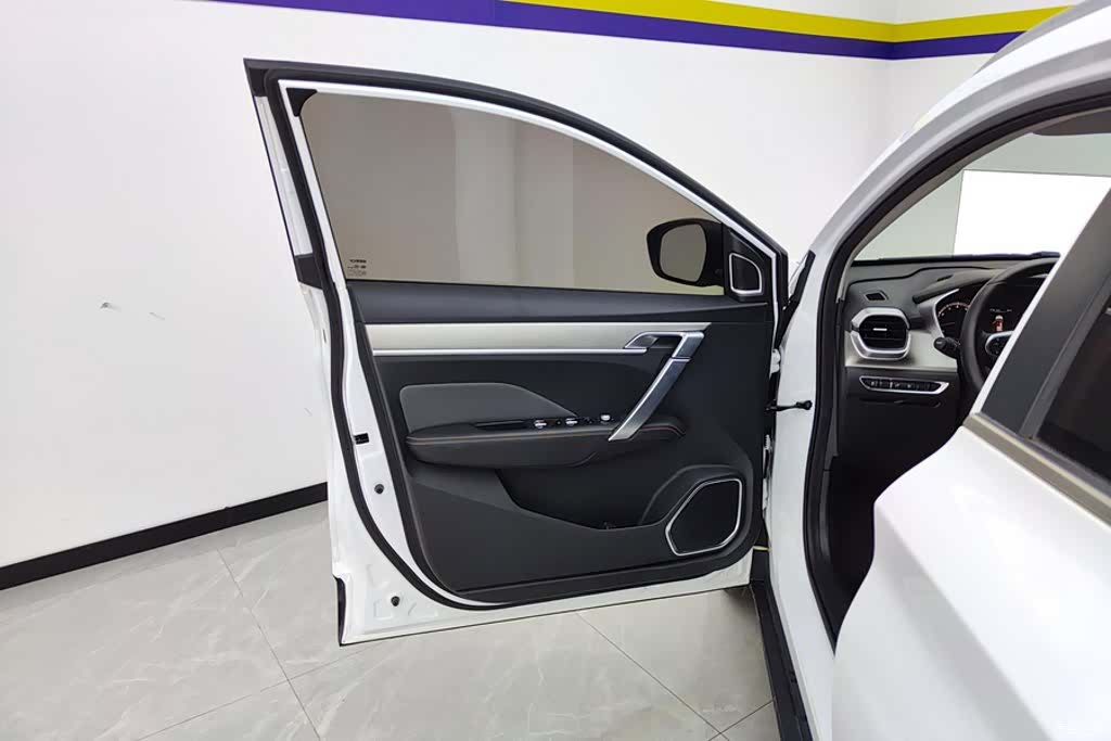 Geely Coolray, 2023 7