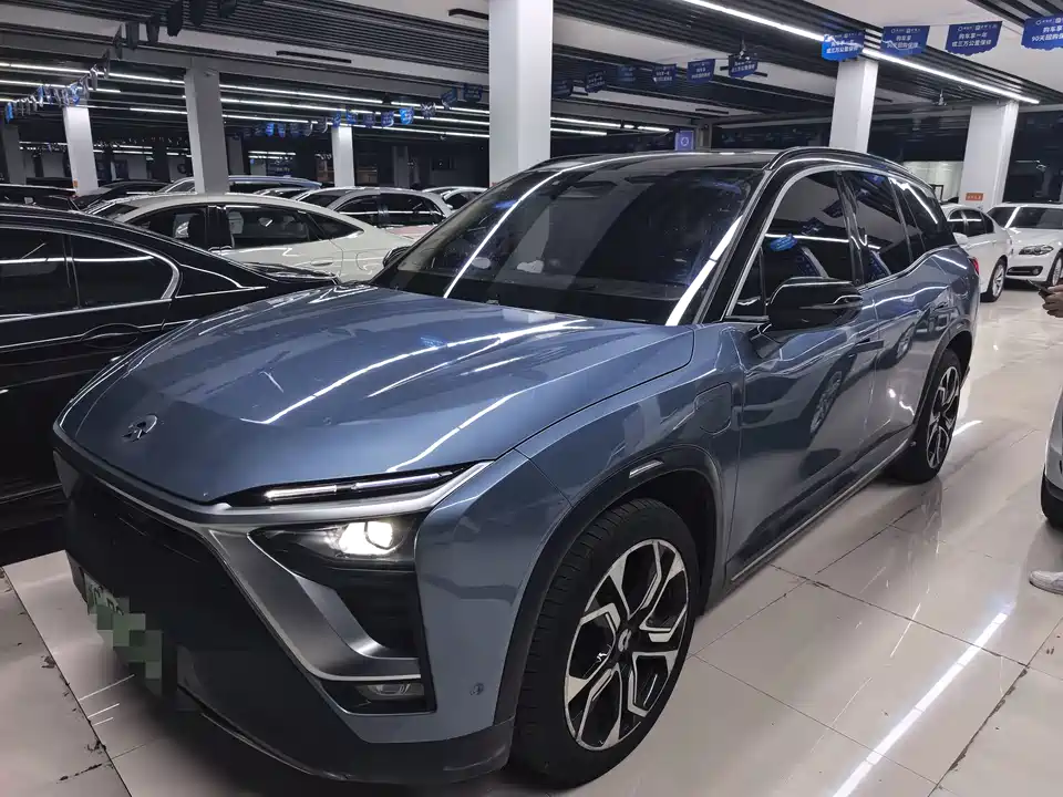 NIO ES8