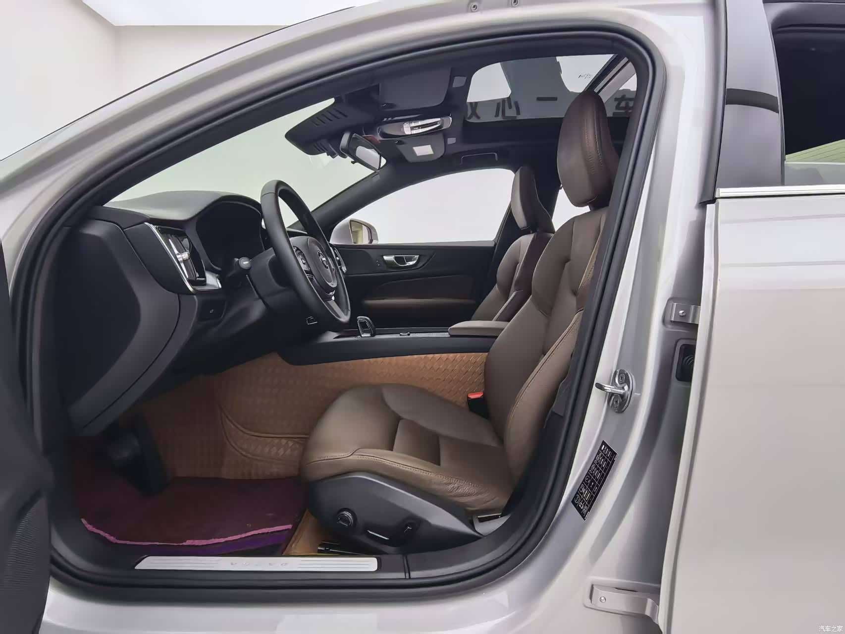 Volvo S60, 2023 10