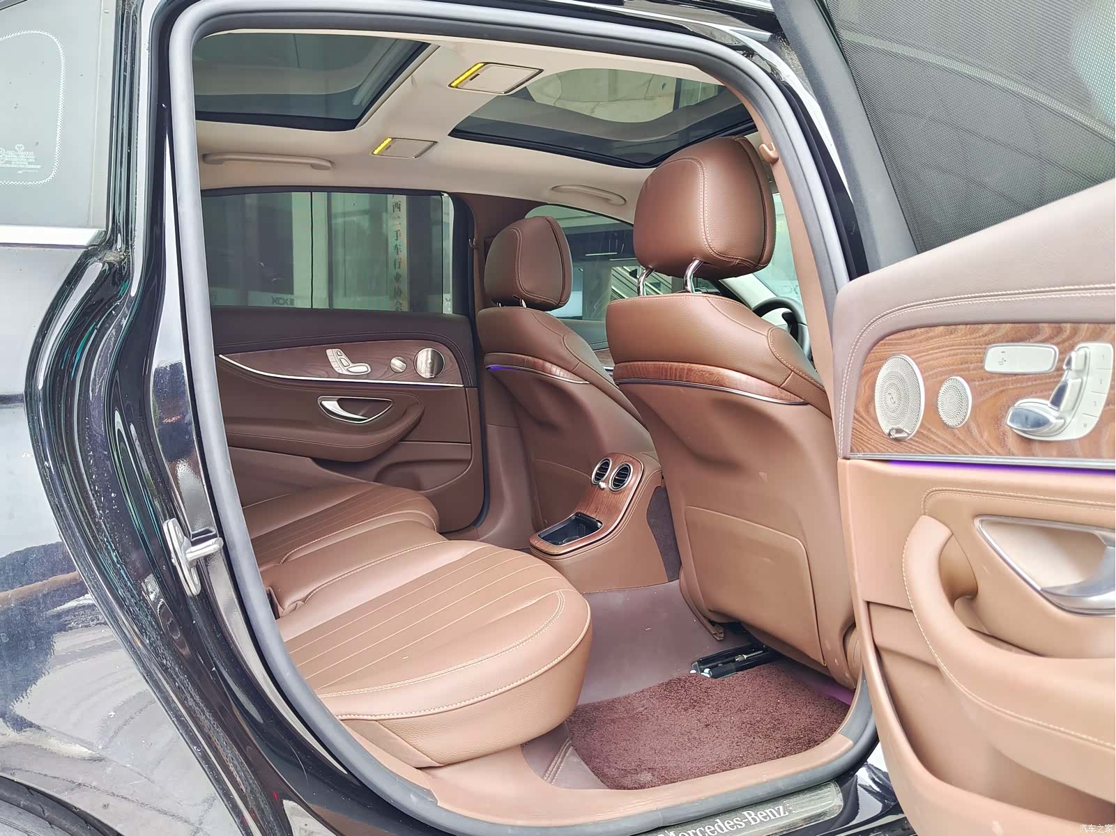 Mercedes-Benz E-Class, 2023 10