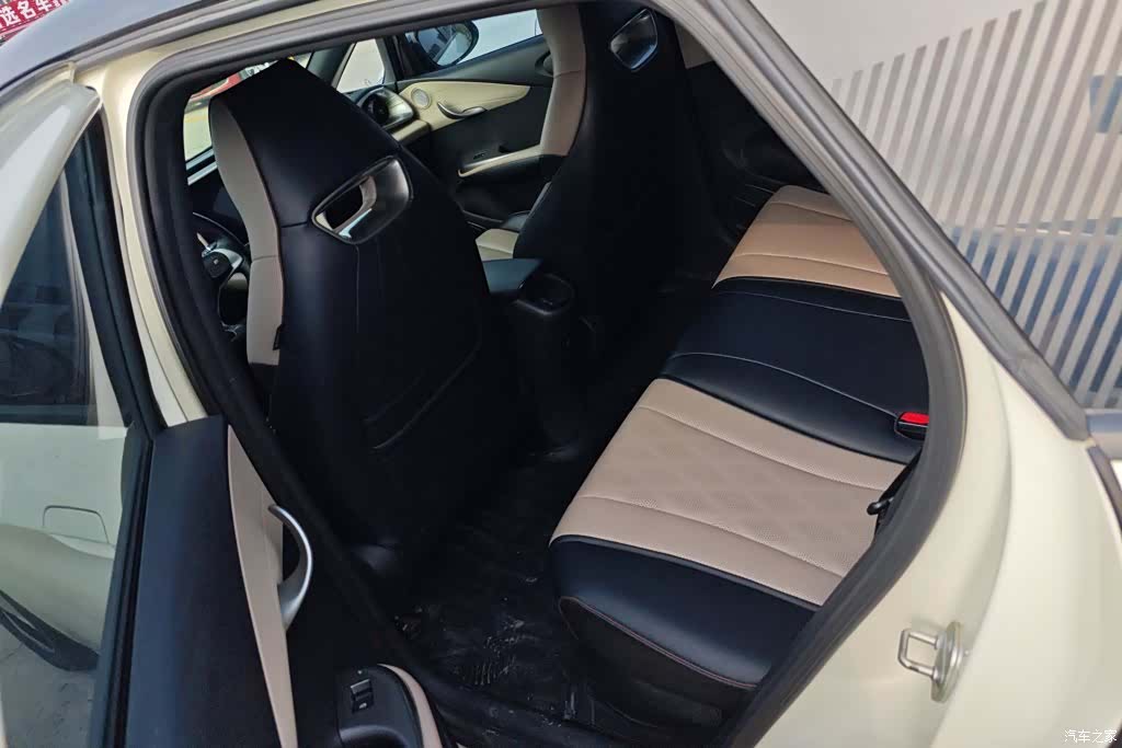 BYD Dolphin, 2023 11
