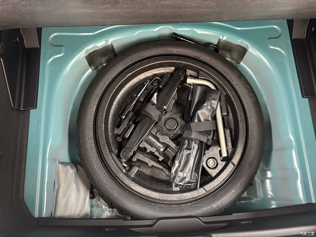 Audi Q2L, 2022 9