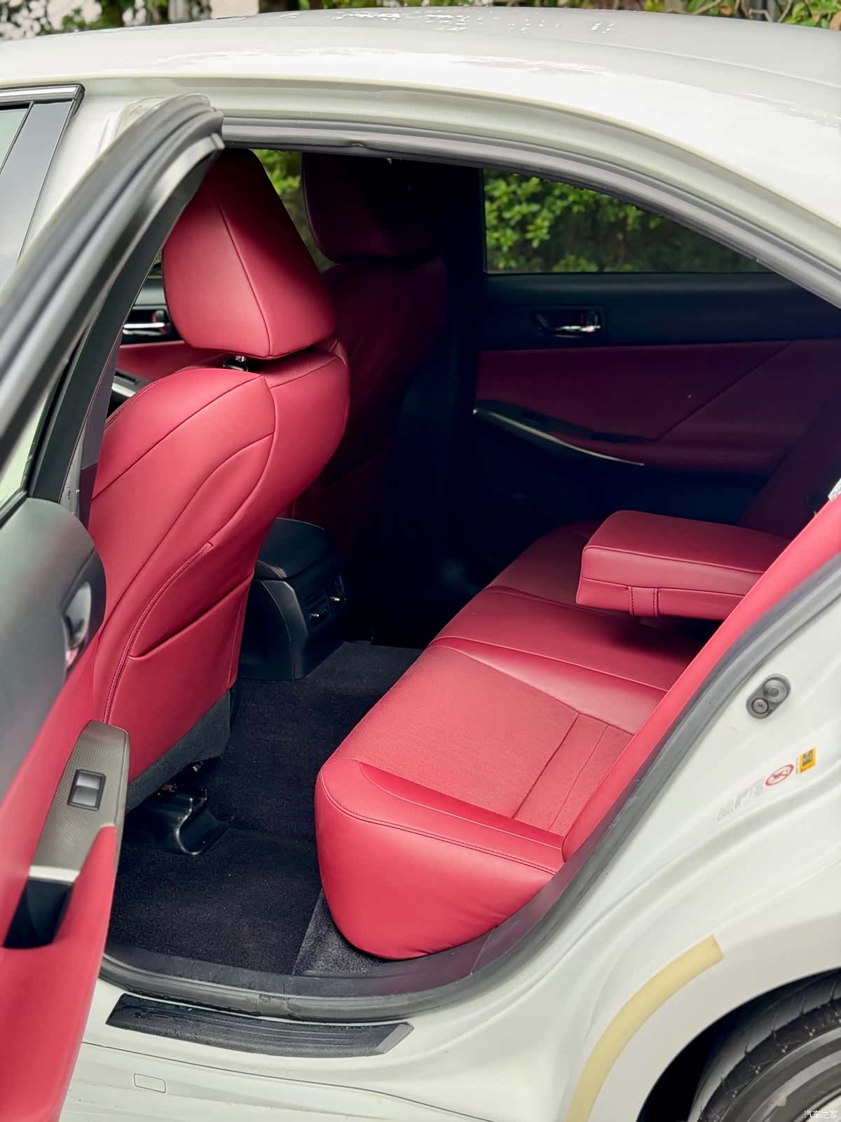 Lexus IS, 2015 14
