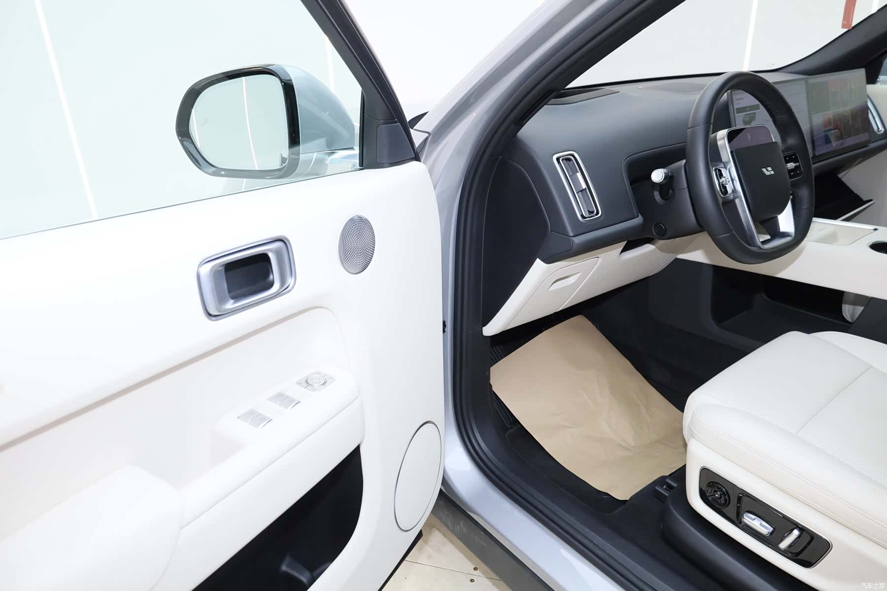 Li Auto L8, 2025 12