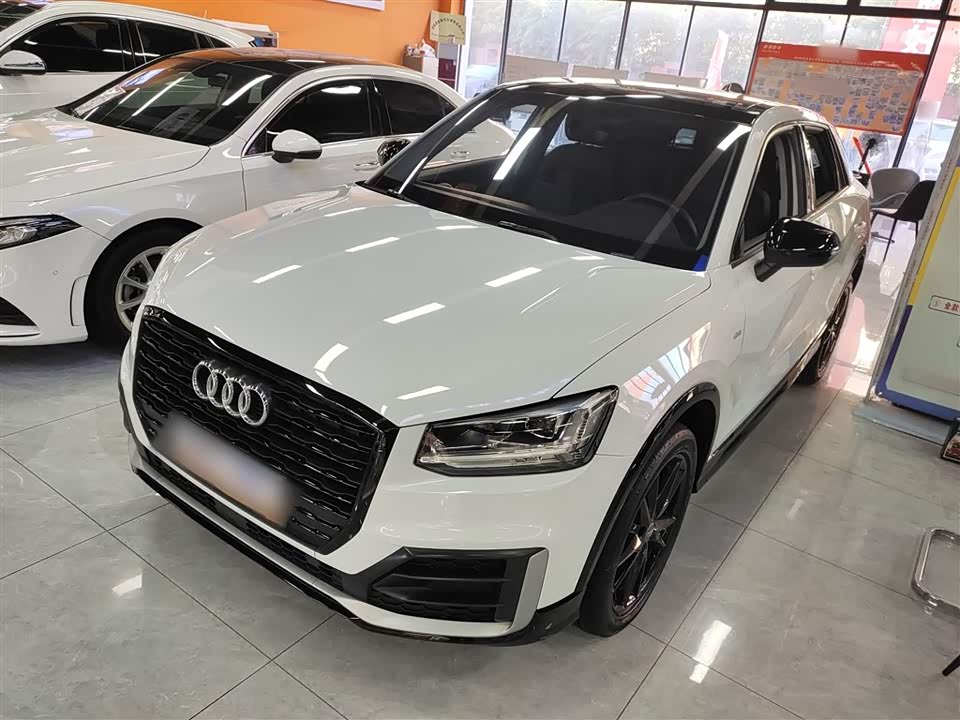 Audi Q2L