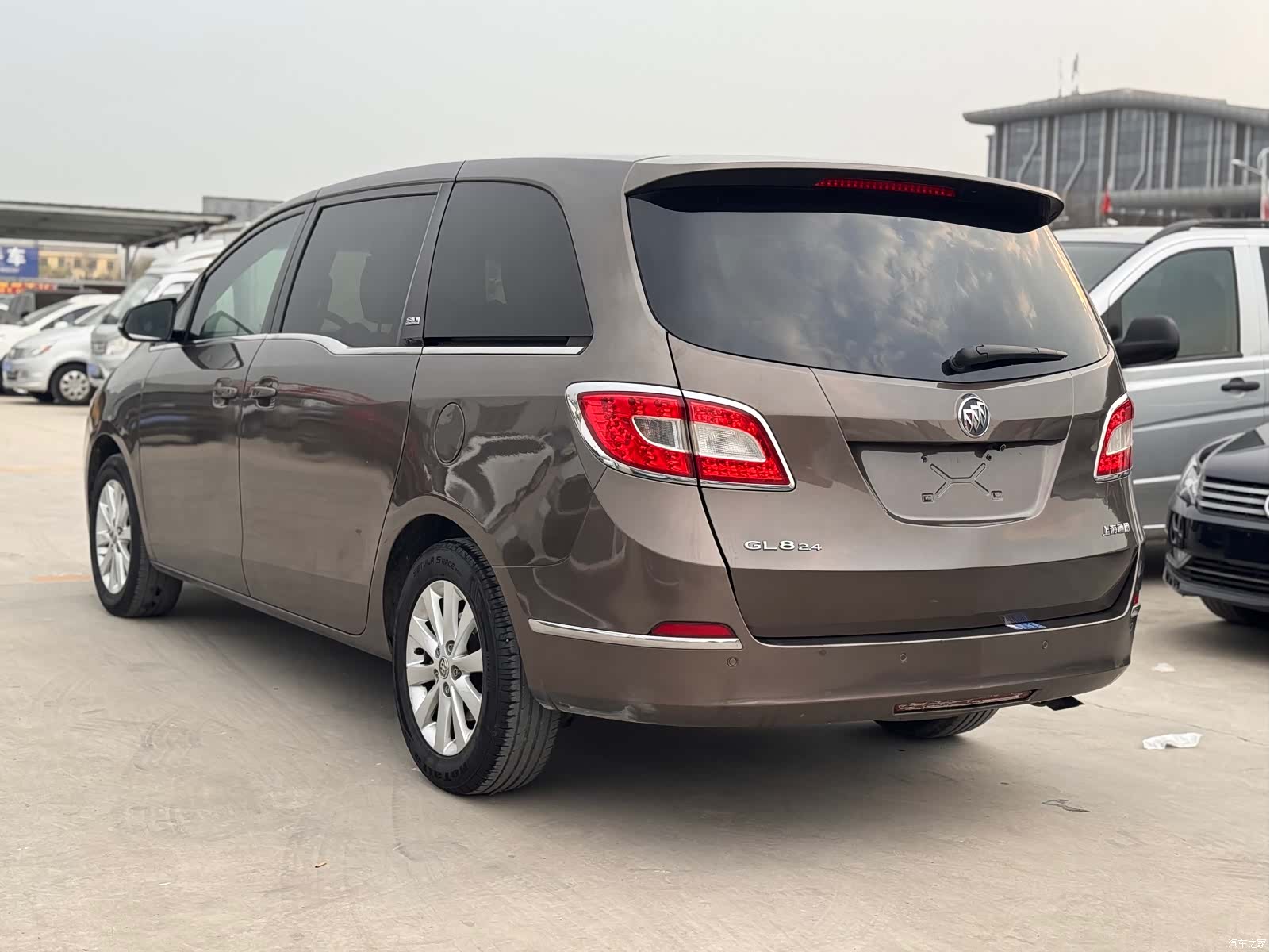 Buick GL8, 2013 7