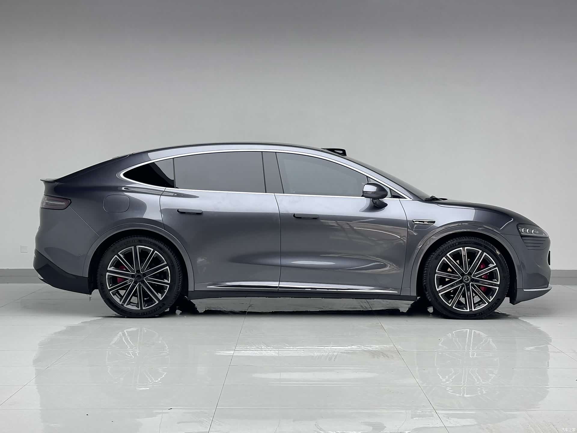 Luxeed R7, 2025 4