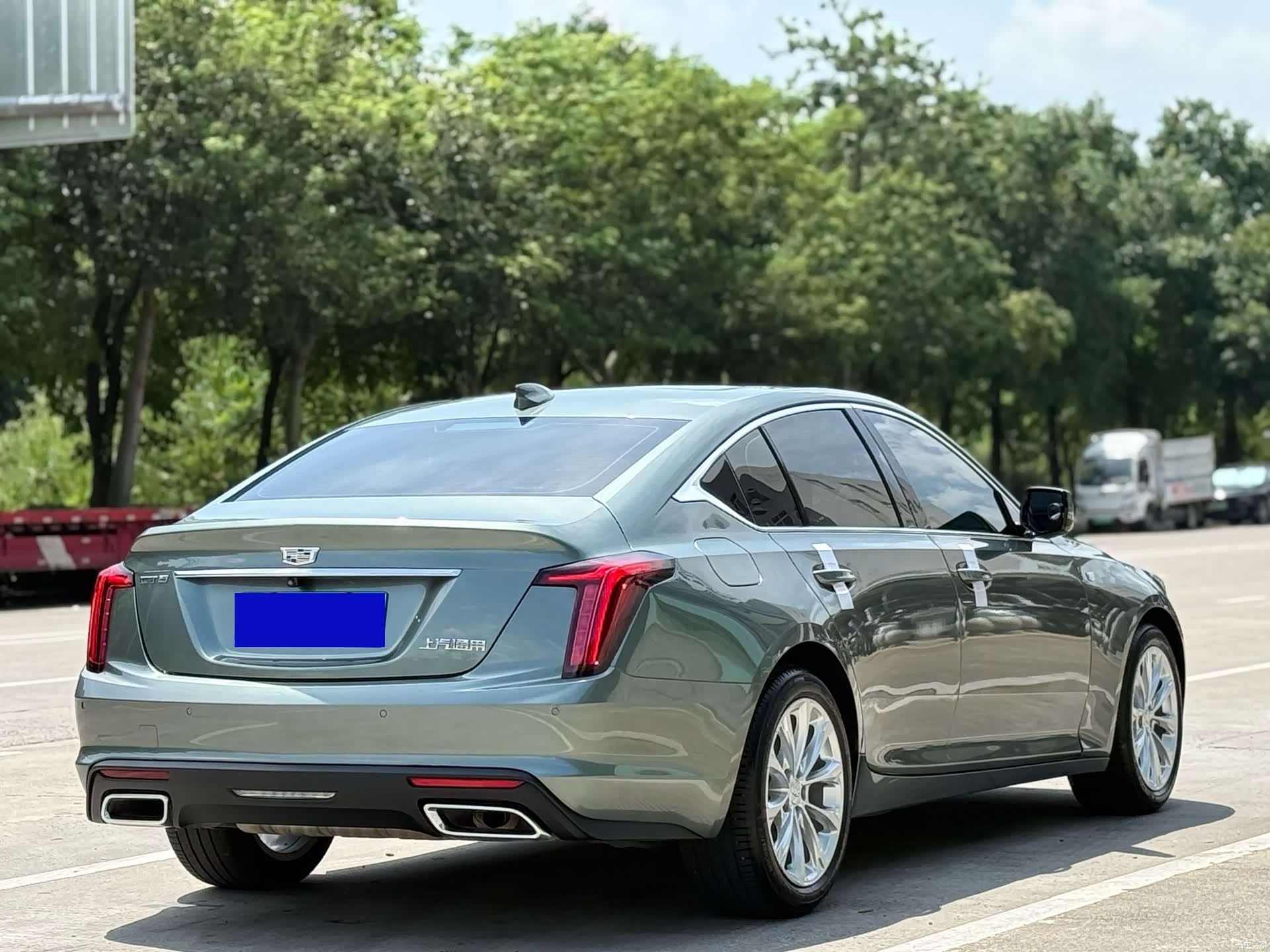 Cadillac CT5, 2023 все фото