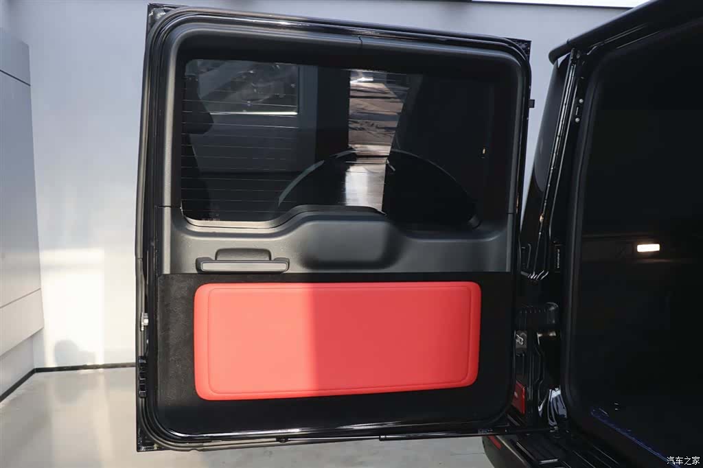 Mercedes-Benz G-Class, 2023 33