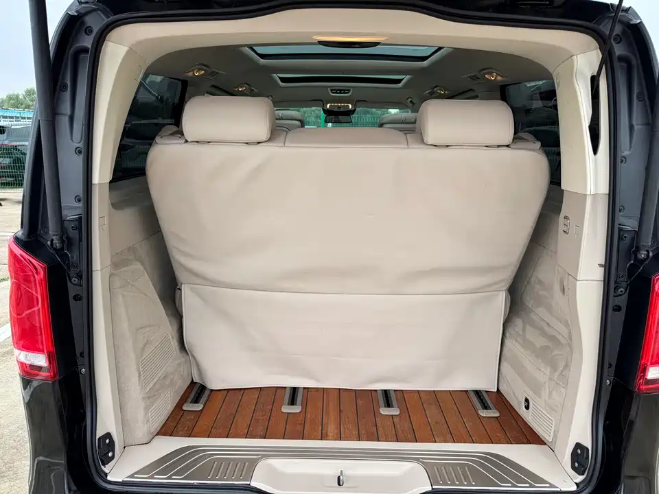 Mercedes-Benz V-class