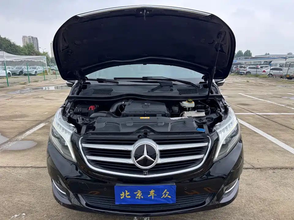 Mercedes-Benz V-class