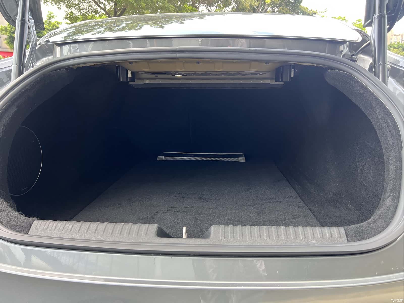 Xpeng P7, 2021 35