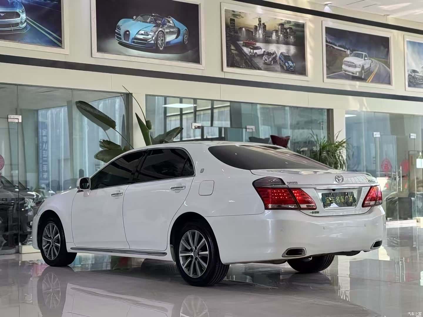 Toyota Crown, 2012 7