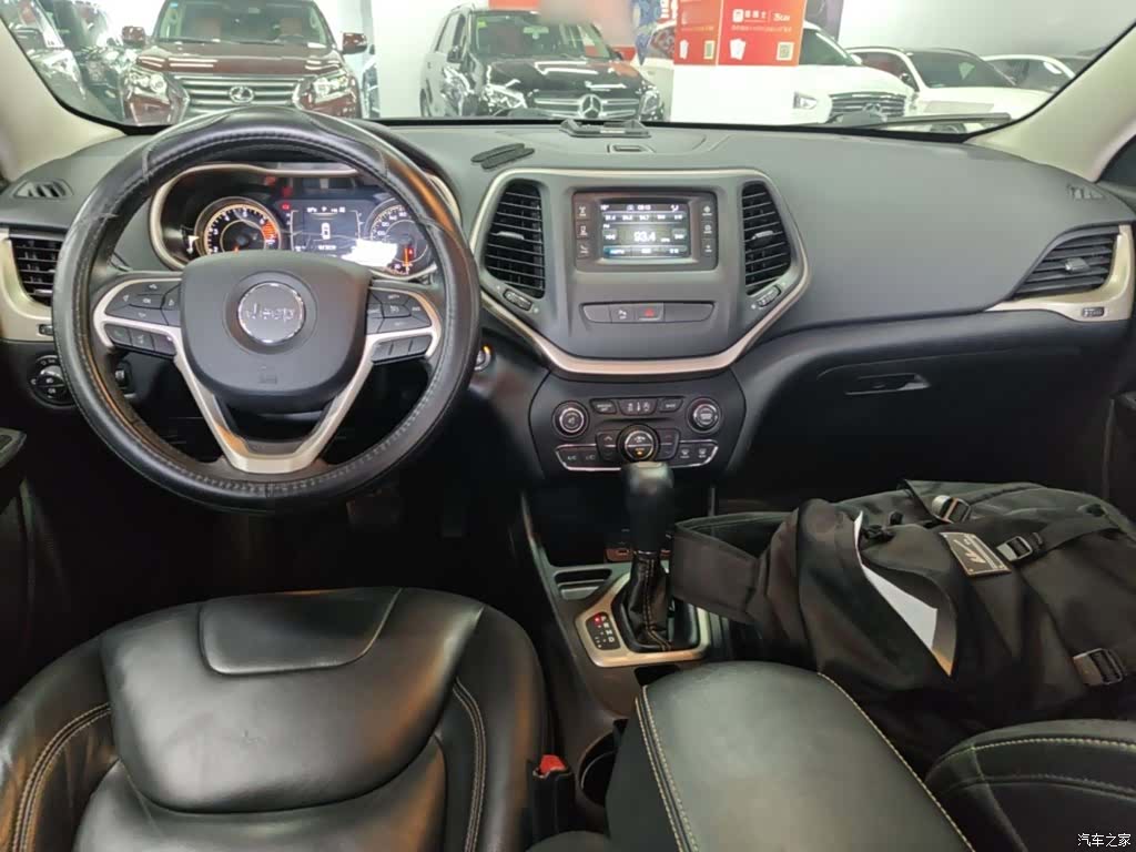 Jeep Cherokee, 2016 10