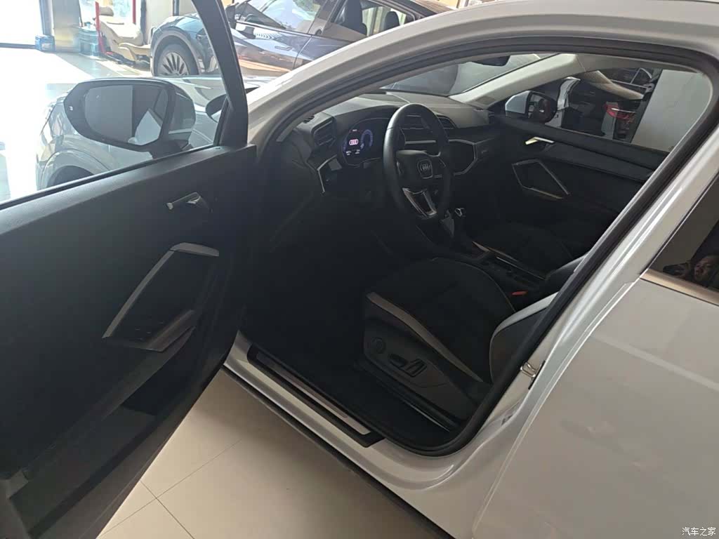 Audi Q3, 2019 16