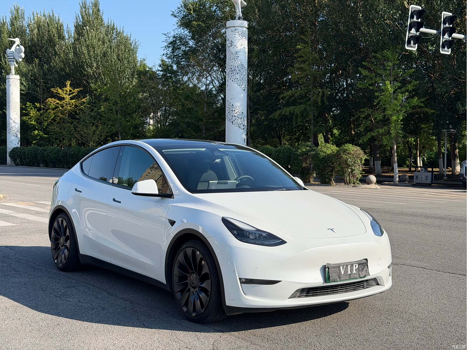 Tesla Model Y, 2022 3