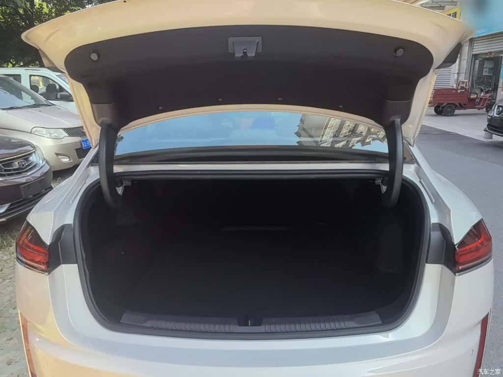 Roewe M7, 2025 19