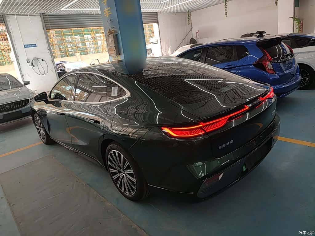 Geely 8, 2025 все фото