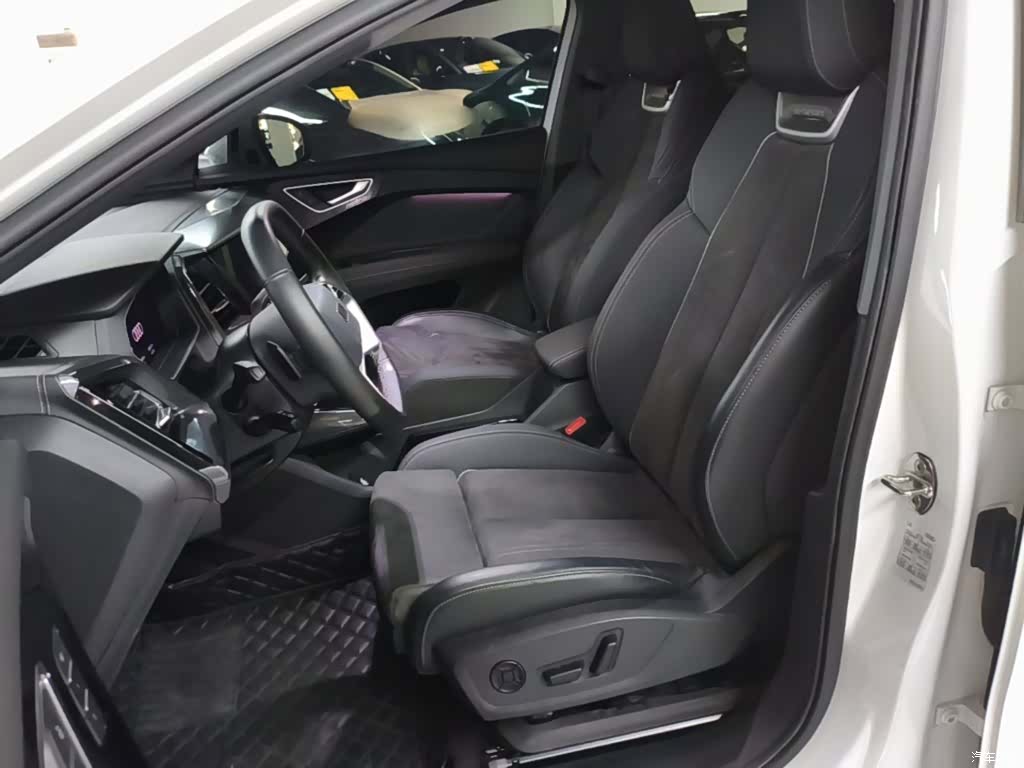 Audi Q4 e-tron, 2023 15